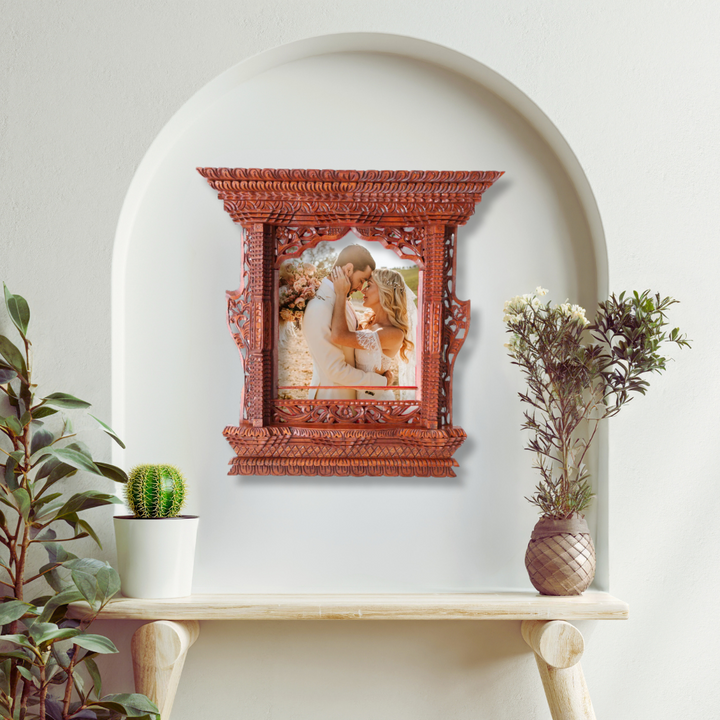 Elegant Royal Arch wooden frame featuring a group wedding photo, perfect for preserving wedding memories with traditional craftsmanship